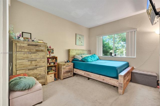 7985 NW 8th Street 104A, Miami, FL 33126
