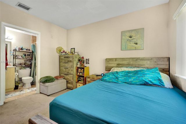 7985 NW 8th Street 104A, Miami, FL 33126