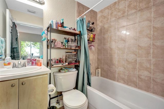 7985 NW 8th Street 104A, Miami, FL 33126