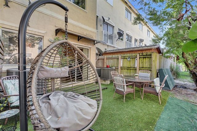 7985 NW 8th Street 104A, Miami, FL 33126