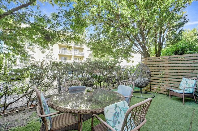 7985 NW 8th Street 104A, Miami, FL 33126