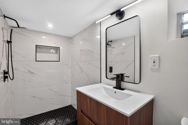 6417 N LAMBERT ST, Philadelphia, PA 19138