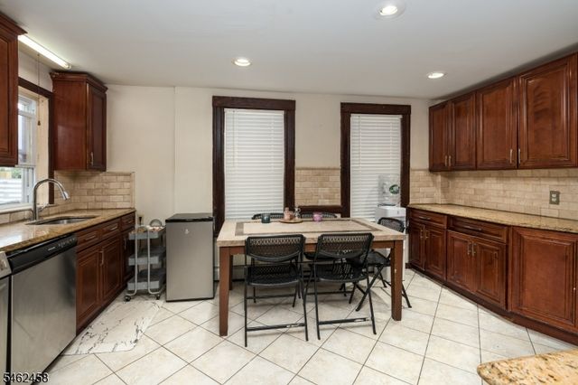 28 Prescott Ave, Clifton City, NJ 07011