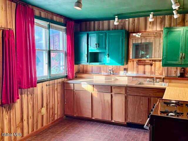 28 Starcrest Drive, Sand Lake, NY 12153