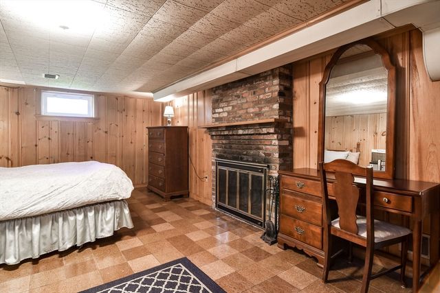 15 Maple Lane, Framingham, MA 01702