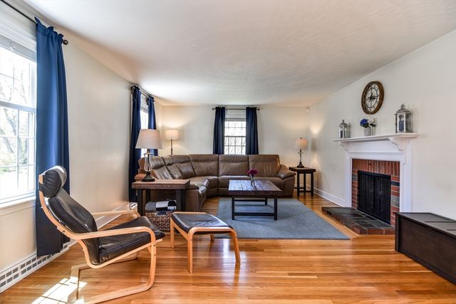 15 Maple Lane, Framingham, MA 01702