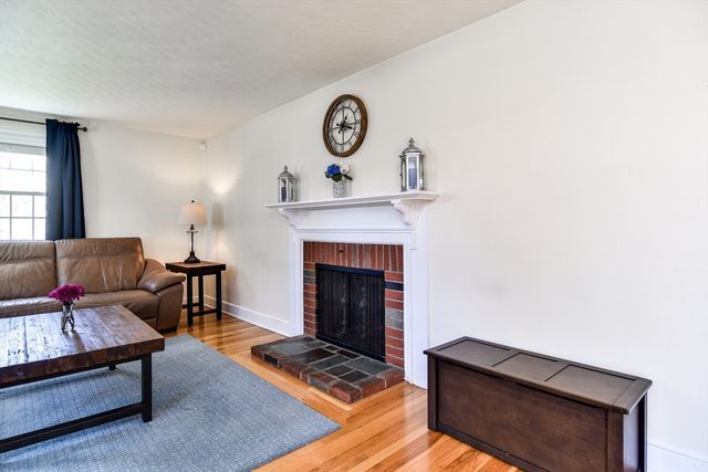 15 Maple Lane, Framingham, MA 01702