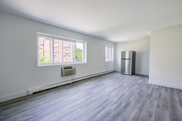 2001 W Summerdale Avenue 201, Chicago, IL 60625