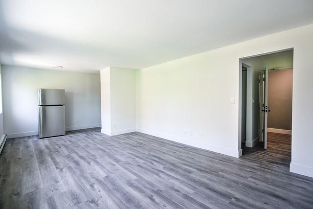 2001 W Summerdale Avenue 201, Chicago, IL 60625