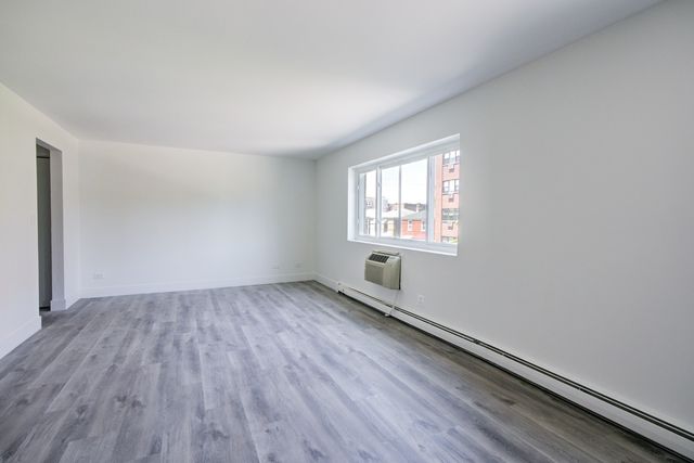 2001 W Summerdale Avenue 201, Chicago, IL 60625