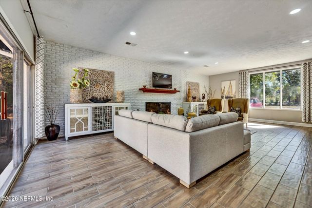 7569 PARK CITY Drive, Jacksonville, FL 32244