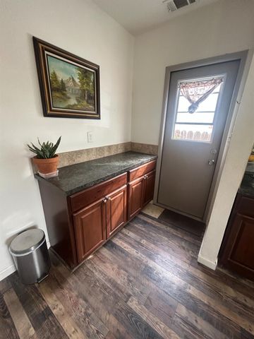 313 E Sacramento Street, Coalinga, CA 93210