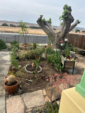 313 E Sacramento Street, Coalinga, CA 93210