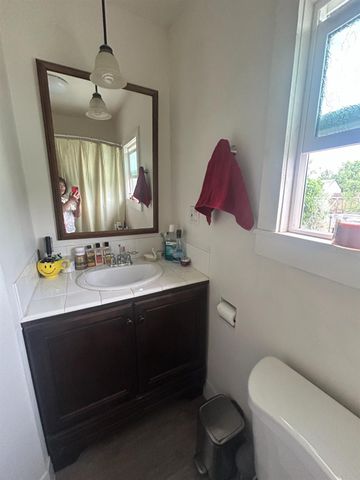 313 E Sacramento Street, Coalinga, CA 93210