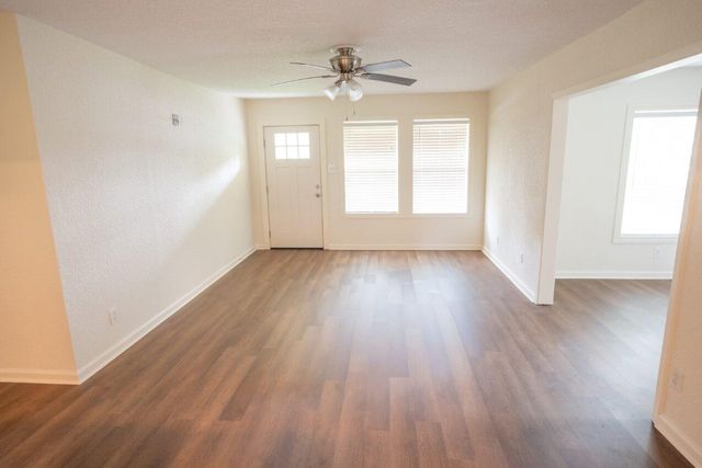 55 Elm Court, Lake Jackson, TX 77566