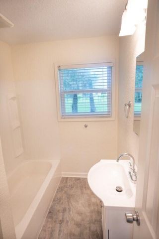 55 Elm Court, Lake Jackson, TX 77566