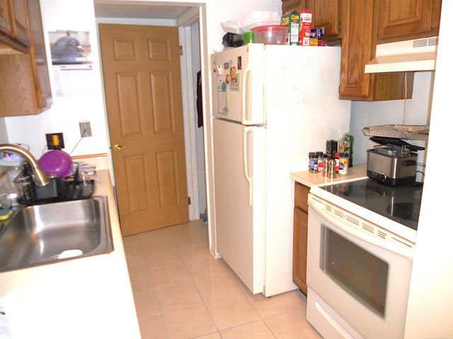 27561 Concord Avenue, Warren, MI 48093