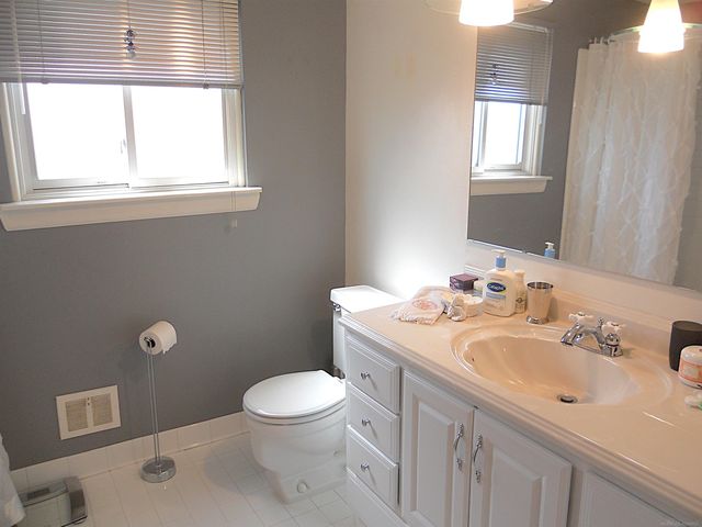 27561 Concord Avenue, Warren, MI 48093