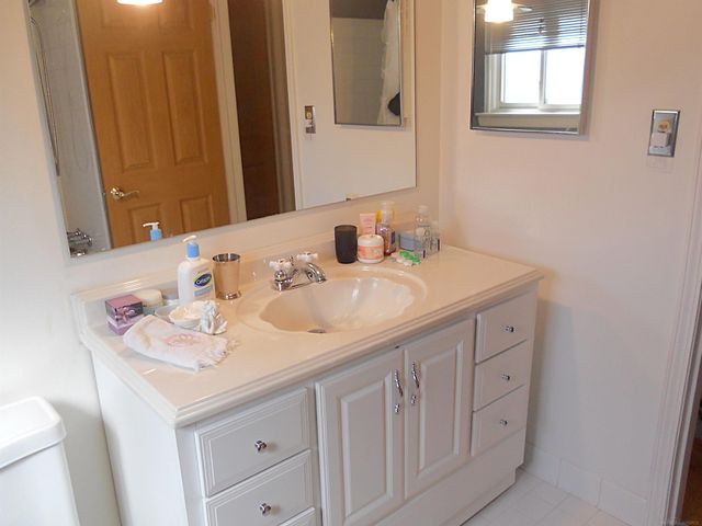 27561 Concord Avenue, Warren, MI 48093