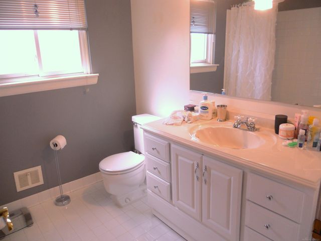 27561 Concord Avenue, Warren, MI 48093