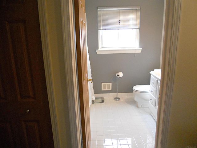 27561 Concord Avenue, Warren, MI 48093