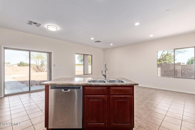 7612 S 70th Lane, Laveen, AZ 85339