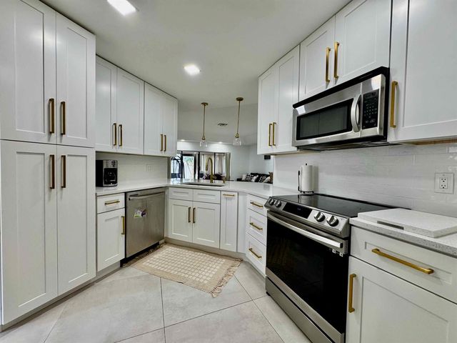 9106 Chatsworth Cascades, Boca Raton, FL 33434