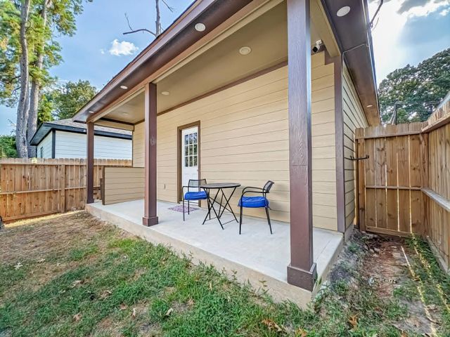 861 Palmdate, Montgomery, TX 77316