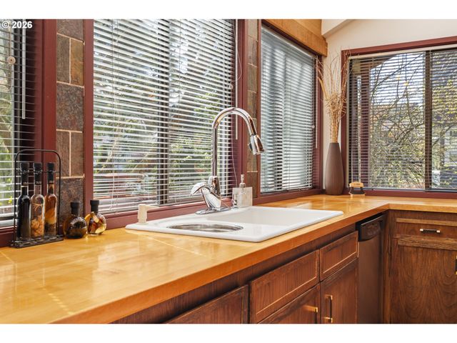 17589 Sw SARALA St, Beaverton, OR 97007