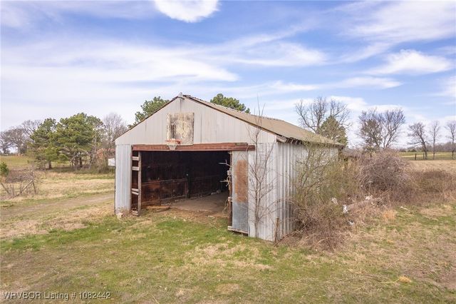 475616 E 1060 Road, Muldrow, OK 74948