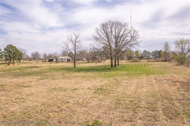475616 E 1060 Road, Muldrow, OK 74948