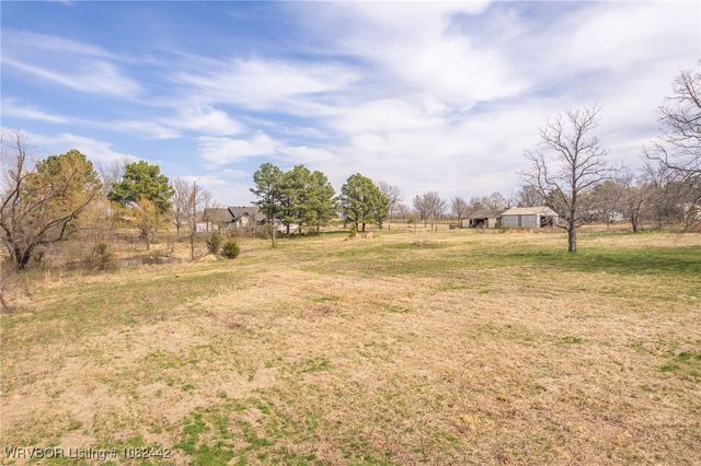 475616 E 1060 Road, Muldrow, OK 74948