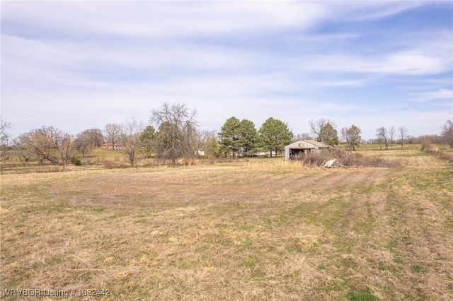 475616 E 1060 Road, Muldrow, OK 74948