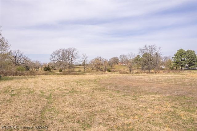 475616 E 1060 Road, Muldrow, OK 74948