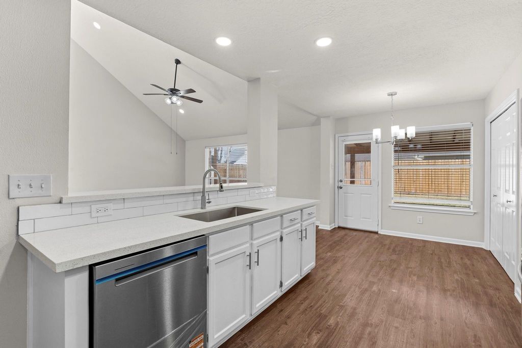 Image 12 of property listing at 6023 Shady Manor Drive, Katy, TX 77449