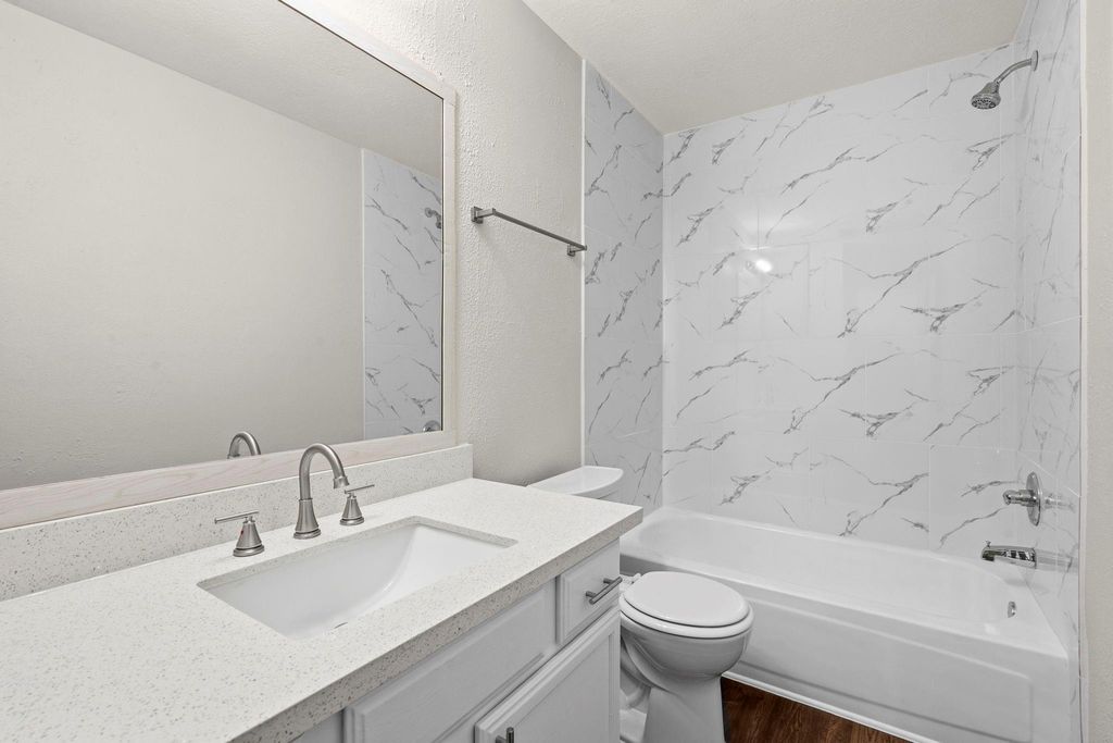 Image 32 of property listing at 6023 Shady Manor Drive, Katy, TX 77449