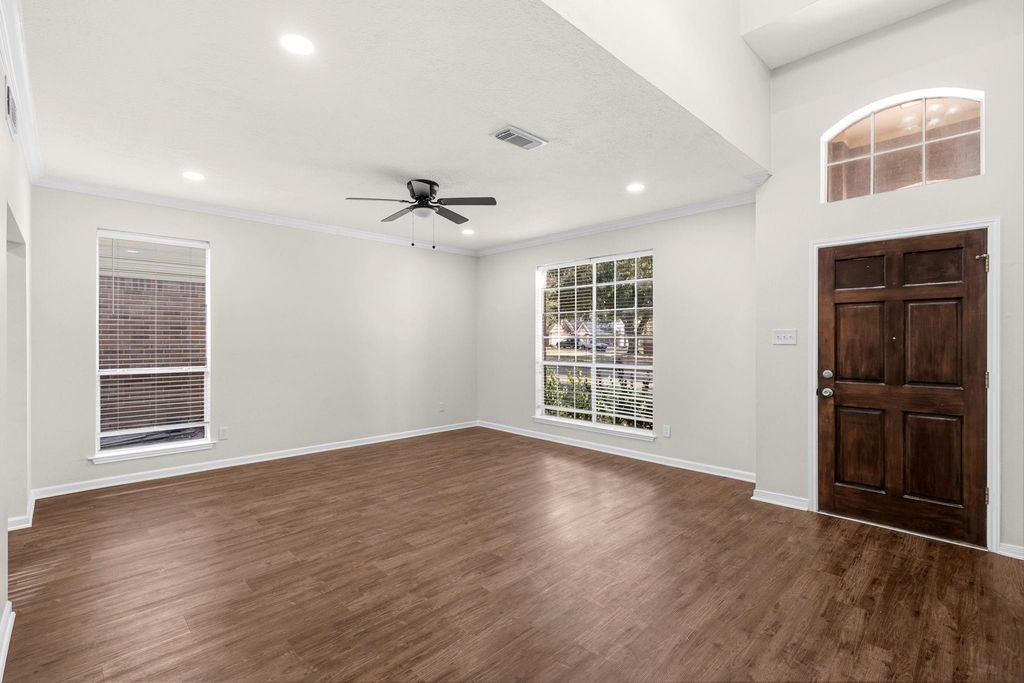 Image 4 of property listing at 6023 Shady Manor Drive, Katy, TX 77449