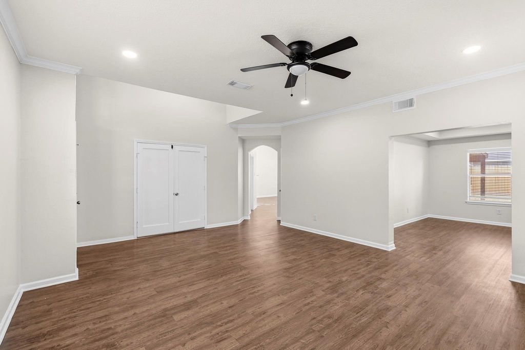 Image 5 of property listing at 6023 Shady Manor Drive, Katy, TX 77449