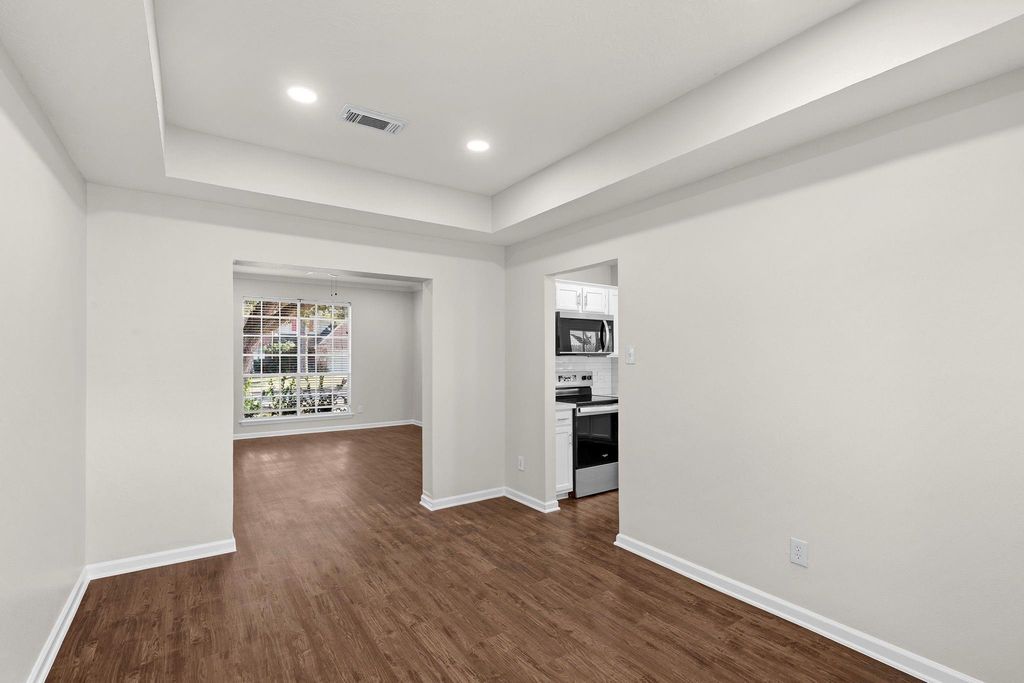 Image 8 of property listing at 6023 Shady Manor Drive, Katy, TX 77449