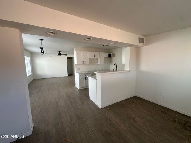 8602 N 56TH Drive, Glendale, AZ 85302