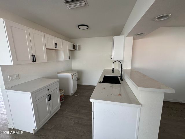 8602 N 56TH Drive, Glendale, AZ 85302