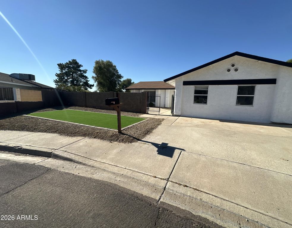 8602 N 56TH Drive, Glendale, AZ 85302