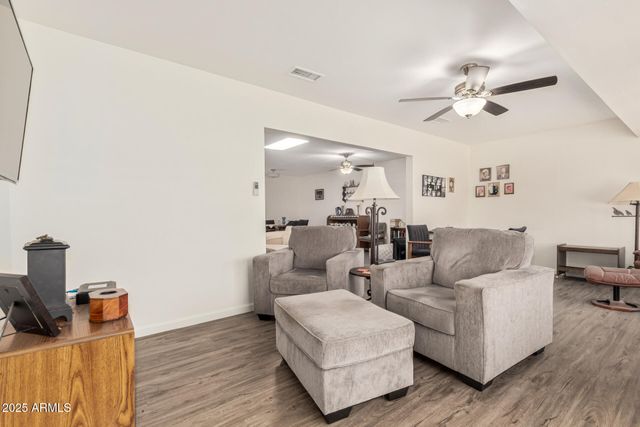 10439 W SARATOGA Circle, Sun City, AZ 85351