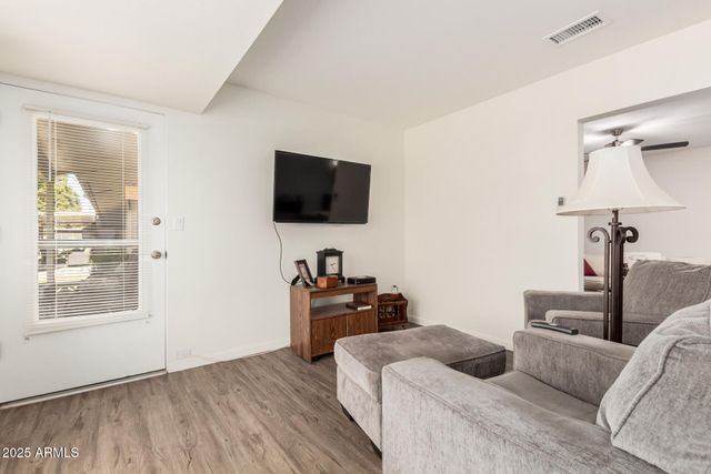 10439 W SARATOGA Circle, Sun City, AZ 85351