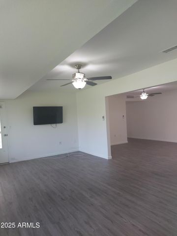 10439 W SARATOGA Circle, Sun City, AZ 85351