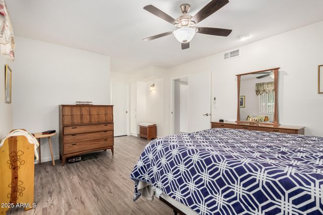 10439 W SARATOGA Circle, Sun City, AZ 85351