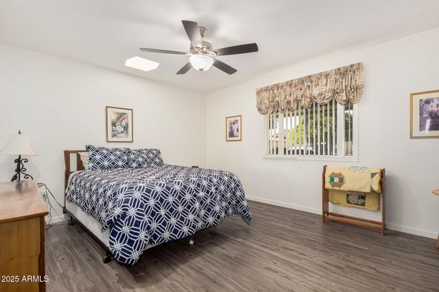 10439 W SARATOGA Circle, Sun City, AZ 85351