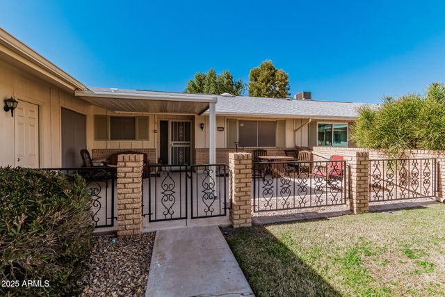 10439 W SARATOGA Circle, Sun City, AZ 85351