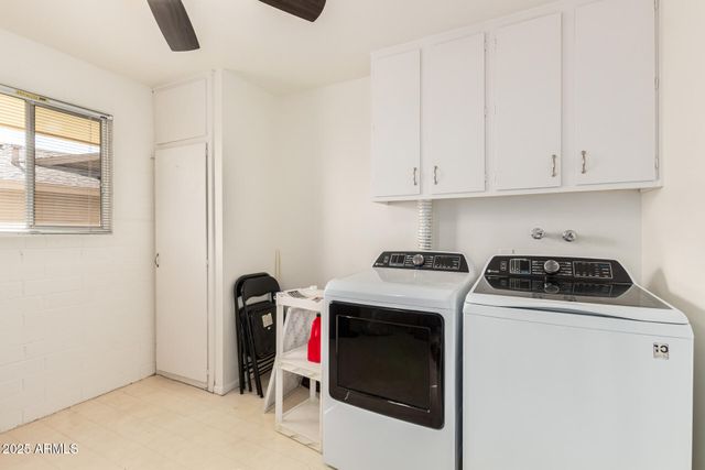 10439 W SARATOGA Circle, Sun City, AZ 85351