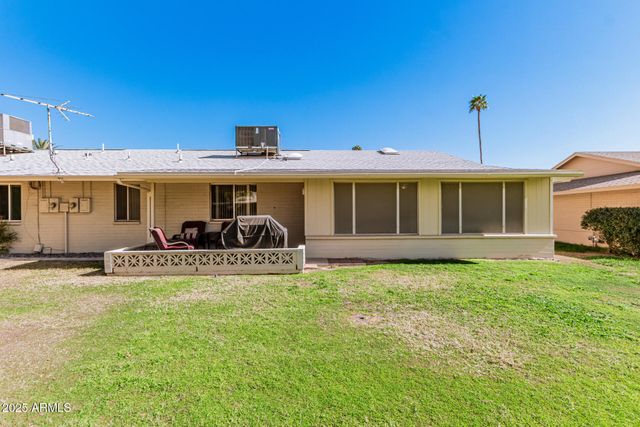 10439 W SARATOGA Circle, Sun City, AZ 85351